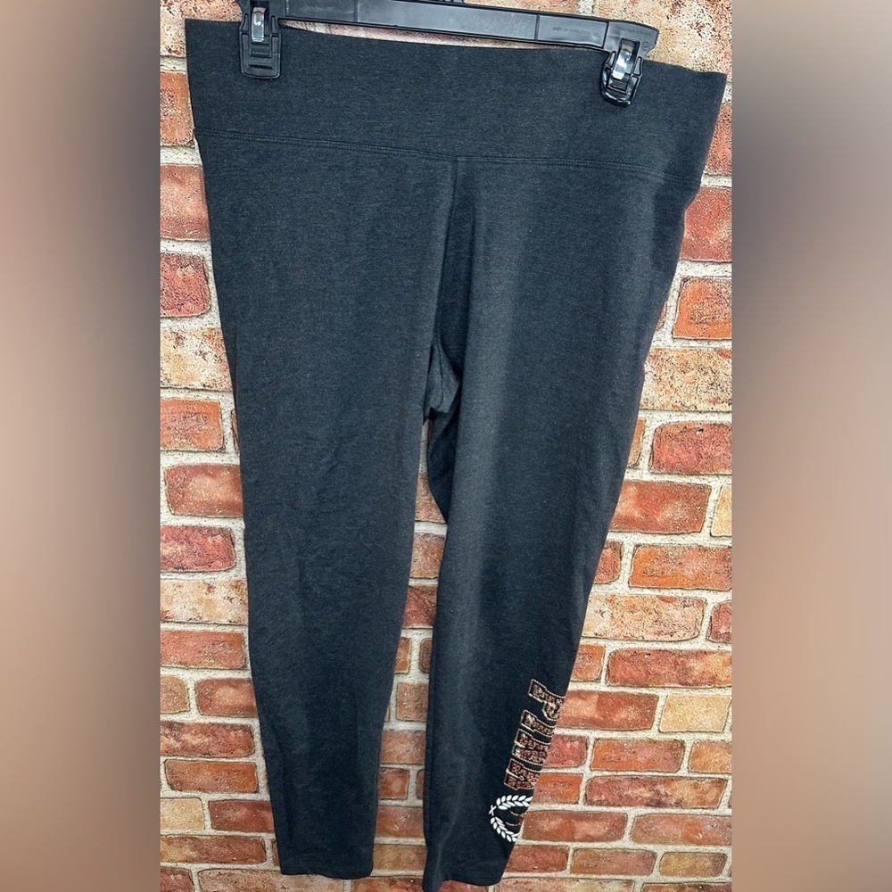 Sparkly / sequin embellished Pink brand logo black leggings sz L